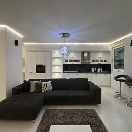 Tam Serviced 2Bdr Apartment City Center No6 Тирана Экстерьер фото